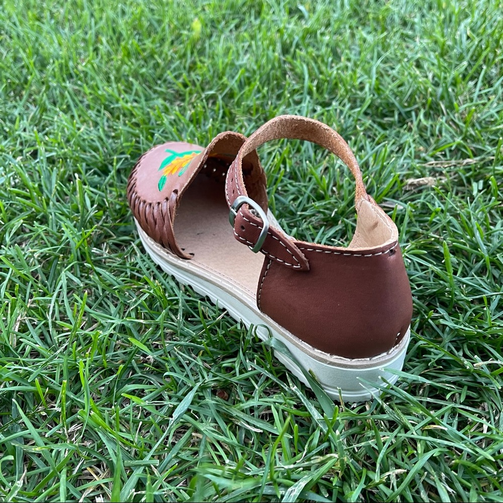 Women’s authentic Mexican Leather sunflower sandal - Picture 2 of 5